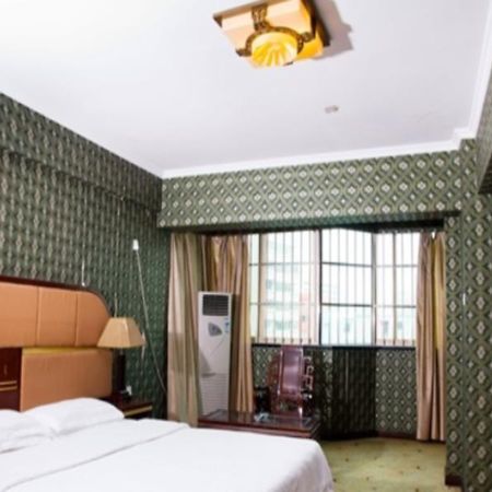 Nanning Gold Red Forest Hotel Extérieur photo